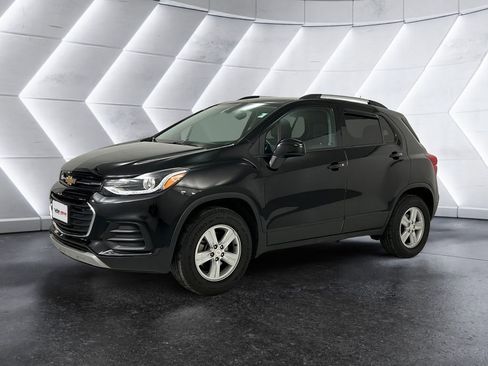 Used 2021 Chevrolet Trax LT AWD/4WD image 3