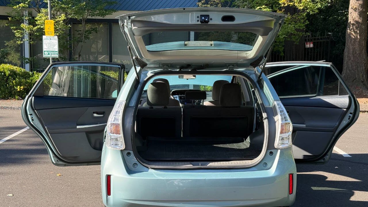 Used 2014 Toyota Prius V Three FWD image 10