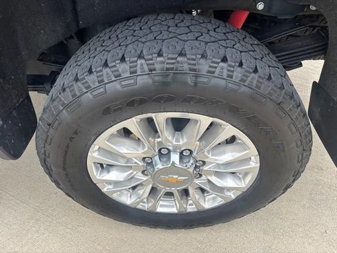 Used 2022 Chevrolet Silverado 3500 High Country w/ Z71 Off-Road Package AWD/4WD image 51