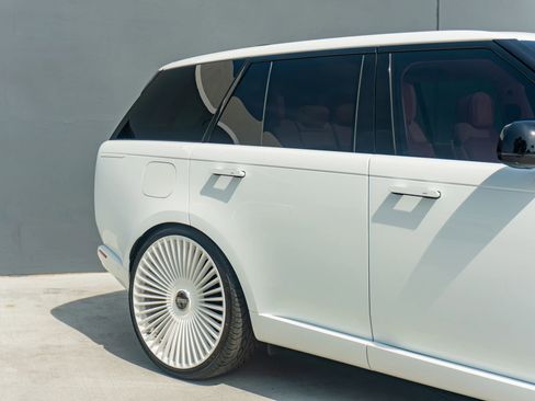 Used 2025 Land Rover Range Rover SE image 30