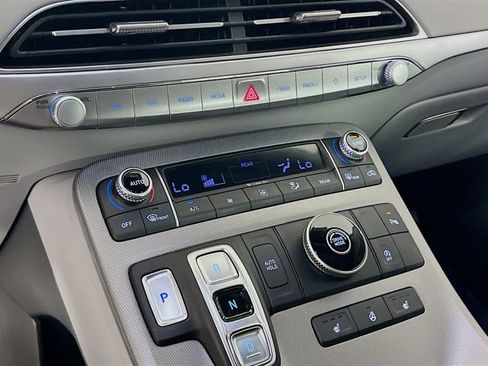 Used 2022 Hyundai Palisade SEL w/ Premium Package image 14