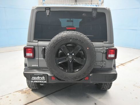 Used 2021 Jeep Wrangler Unlimited Sahara image 30