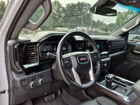 Used 2024 GMC Sierra 1500 SLT w/ SLT Premium Plus Package AWD/4WD image 10
