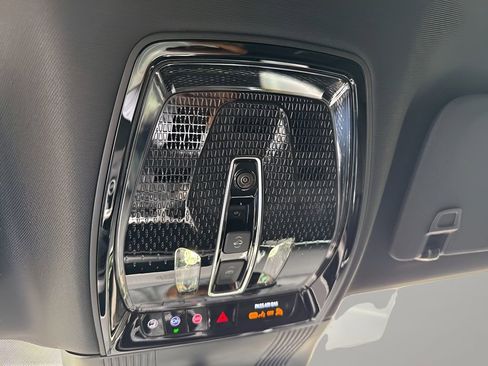 New 2026 Cadillac Vistiq Sport w/ LPO, Floor Liner Package image 31