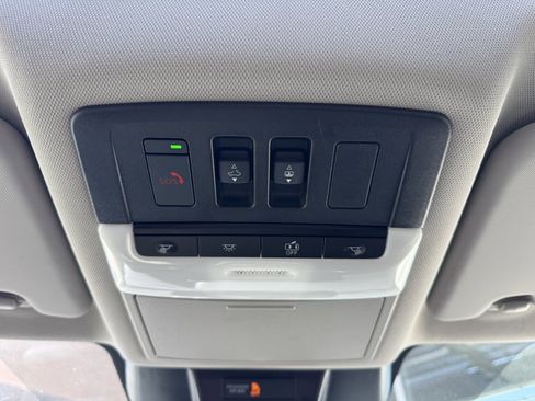 Used 2024 Nissan Rogue SL w/ SL Premium Package image 28