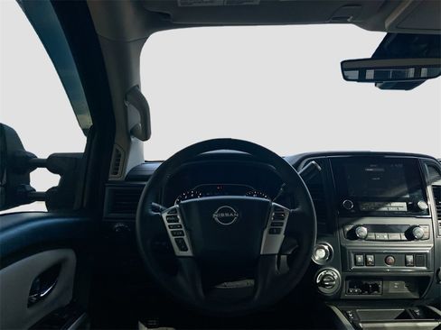 Used 2024 Nissan Titan SV w/ SV Convenience Package image 22