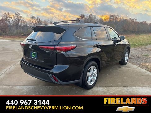Used 2023 Toyota Highlander L image 5