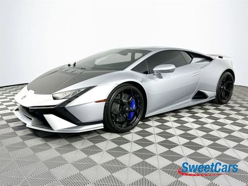 Used 2023 Lamborghini Huracan Tecnica RWD image 3