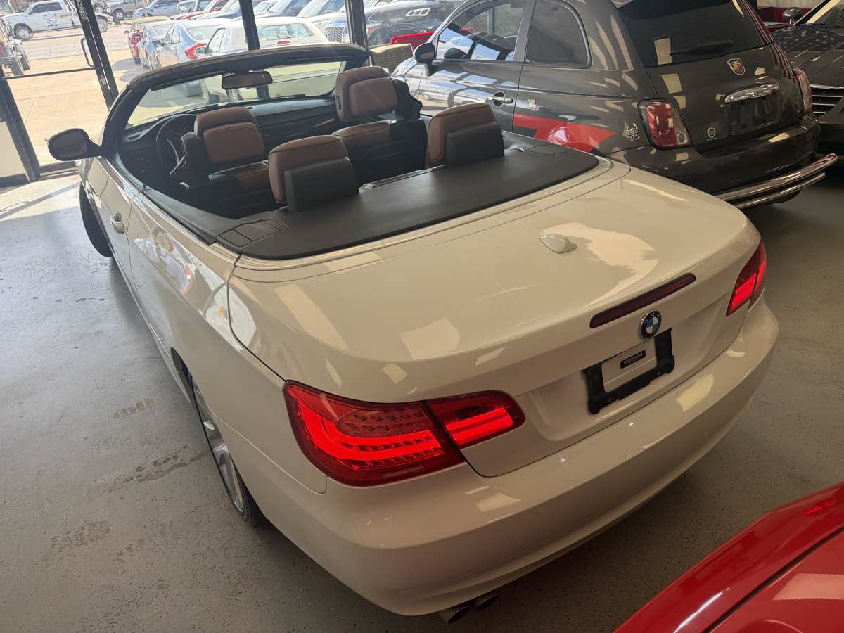 Used 2013 BMW 328i Convertible RWD image 16