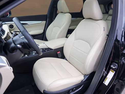 Used 2019 INFINITI QX50 Luxe w/ Navigation Package AWD/4WD image 7