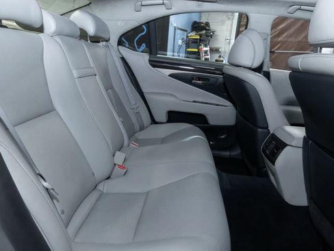 Used 2014 Lexus LS 460 image 21