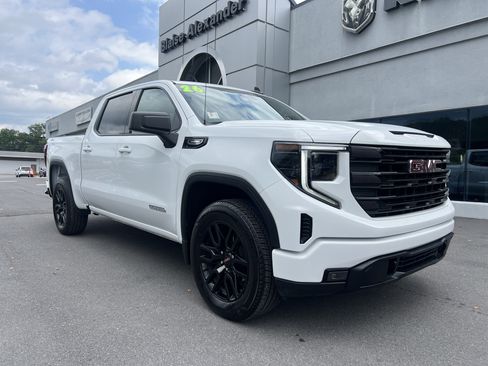 Used 2026 GMC Sierra 1500 Elevation AWD/4WD image 1