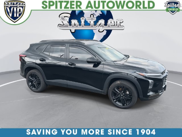 Used 2024 Chevrolet Trax ACTIV w/ Sunroof Package FWD image 2