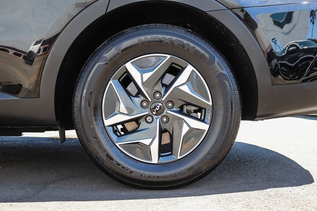 Certified 2023 Kia Sorento EX FWD image 11