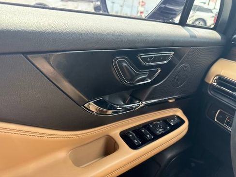 Certified 2023 Lincoln Corsair Reserve FWD image 27