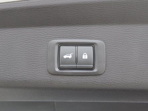 Used 2025 Mitsubishi Outlander SE image 31