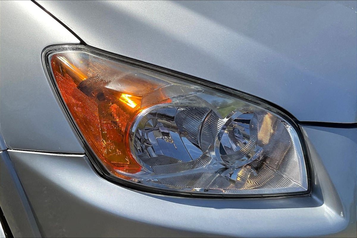 Used 2011 Toyota RAV4 Limited AWD/4WD image 31