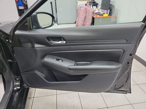 Used 2024 Nissan Altima 2.5 SV image 23