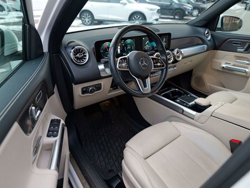 Used 2021 Mercedes-Benz GLB 250 4MATIC image 16