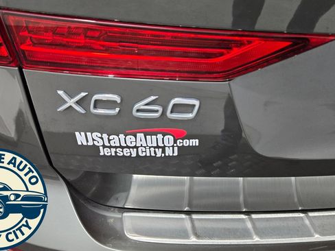 Used 2018 Volvo XC60 T5 Momentum w/ Vision Package AWD/4WD image 31
