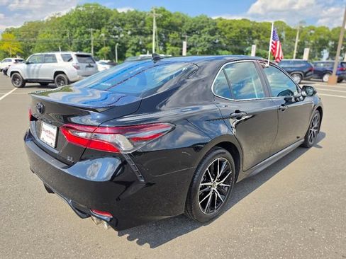Used 2024 Toyota Camry SE w/ Cold Weather Package AWD/4WD image 7