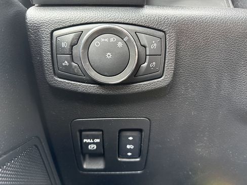 Used 2016 Ford F150 XLT w/ Equipment Group 302A Luxury AWD/4WD image 25