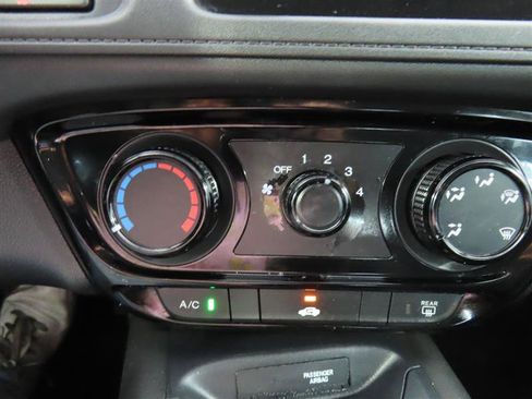 Used 2022 Honda HR-V LX image 24