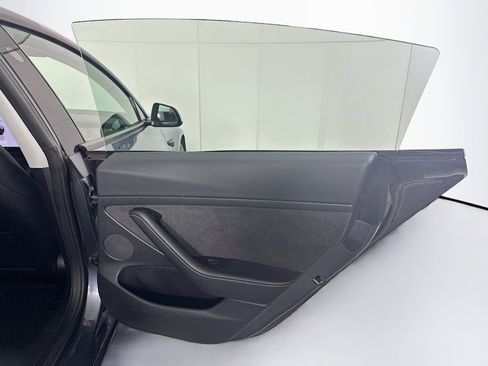 Used 2023 Tesla Model 3 Standard Range RWD image 30