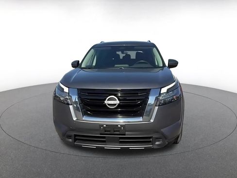 Used 2025 Nissan Pathfinder SV AWD/4WD image 4