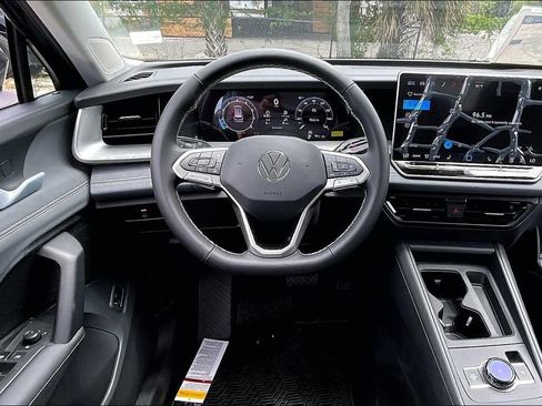 New 2026 Volkswagen Tiguan SE AWD/4WD image 19