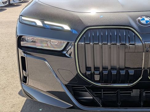New 2026 BMW 740i w/ Premium Package RWD image 18