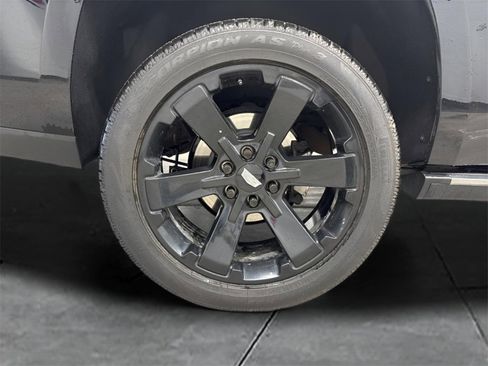 Used 2018 Cadillac Escalade Premium Luxury image 17