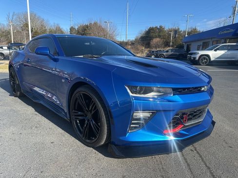 Used 2017 Chevrolet Camaro SS image 2