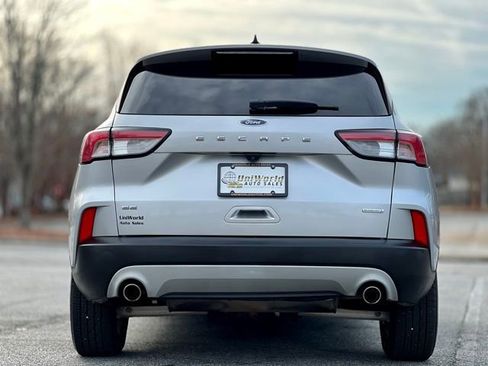 Used 2020 Ford Escape SE image 6