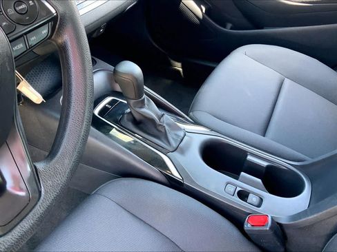 Used 2025 Toyota Corolla LE FWD image 16