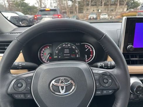 Used 2023 Toyota RAV4 XLE image 8