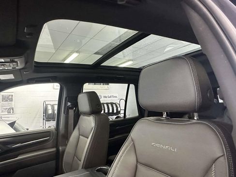 Used 2023 GMC Yukon Denali image 23