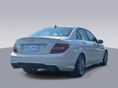Used 2012 Mercedes-Benz C 300 4MATIC Sedan image 3