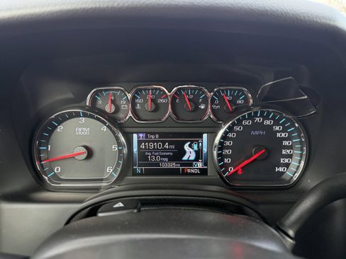 Used 2020 Chevrolet Suburban Premier image 54