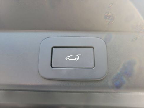 Used 2025 Land Rover Range Rover Sport SE AWD/4WD image 31