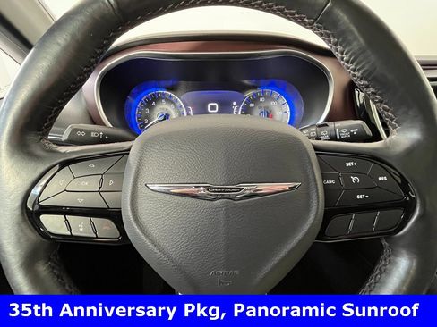 Used 2019 Chrysler Pacifica Touring-L image 4