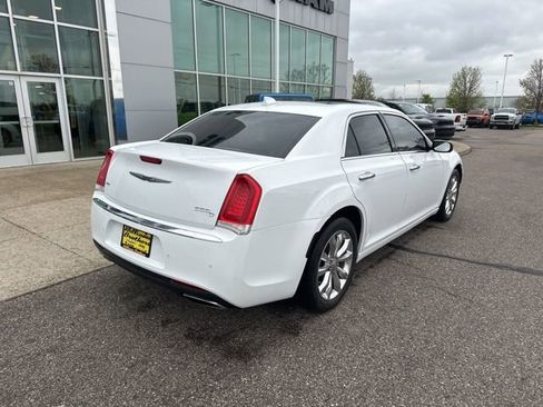 Used 2017 Chrysler 300 C w/ Safetytec Plus Group AWD/4WD image 5