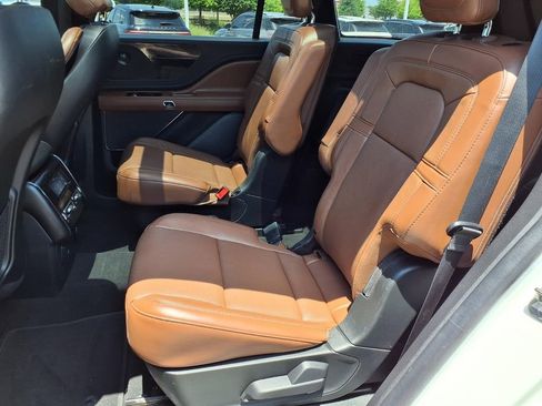 Used 2023 Lincoln Aviator Reserve w/ Equipment Group 201A RWD image 25