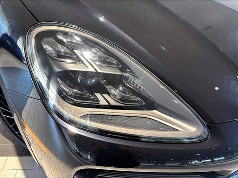 Used 2021 Porsche Cayenne E-Hybrid Coupe AWD/4WD image 15