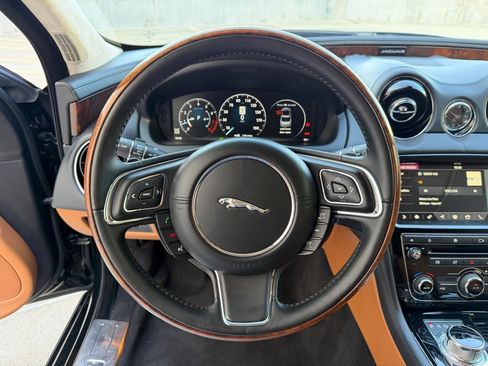 Used 2018 Jaguar XJ L Portfolio RWD image 13