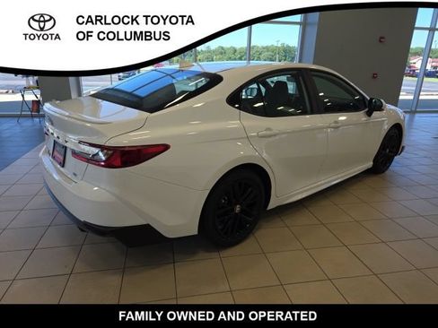 Used 2026 Toyota Camry SE w/ Convenience Package FWD image 8