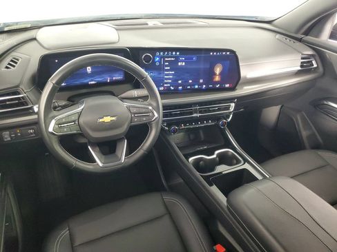 Used 2025 Chevrolet Traverse LT FWD image 15