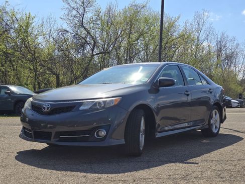 Used 2013 Toyota Camry SE w/ Convenience Pkg image 8