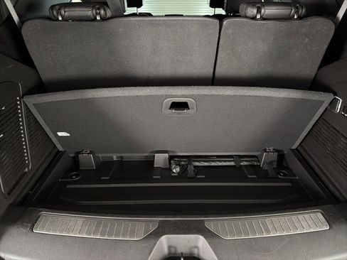 Used 2023 Chevrolet Tahoe Z71 w/ Off-Road Capability Package image 11