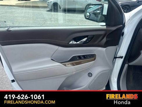 Used 2021 GMC Acadia SLE w/ Driver Convenience Package AWD/4WD image 17